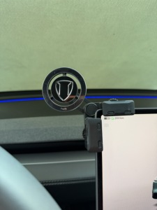 Support magnétique pour <span class=keywords><strong>téléphone</strong></span> portable rafraîchi pour Model Y 2025, anti-vibration, anti-rayures, berceau pour une visibilité optimale pendant la conduite - Product Image 2