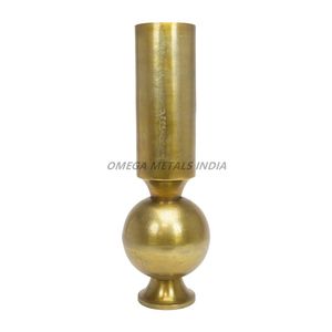 Ensemble de vases en métal de dernière conception de couleur verte et dorée avec une forme de globe et de cylindre unique pour la décoration intérieure moderne - Product Image 2