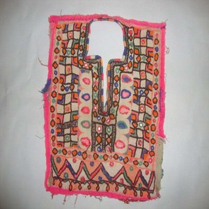 Aplique de espejo tribal afgano Baloch vintage, sin costuras, de algodón con lunares, para ropa de boda, vestidos de costura y moda femenina. - Product Image 4