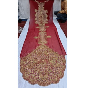 Robe de mariée Dirac perlée de créateur à la demande avec des motifs élégants pour les mariées musulmanes et est-africaines disponibles à la vente - Product Image 6
