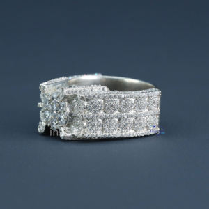 Hip Hop, audaz, elegante y completamente único, anillo de diamantes de moissanita de Plata de Ley 925 con una claridad VVS mejorada - Product Image 3