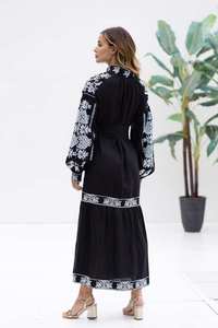 ชุดเดรสผ้าทอลาย Kaftan Vyshyvanka โบฮีเมียนปักลายหรูหราคอโอสีดำล้วนขนาดพิเศษเป็นมิตรต่อสิ่งแวดล้อม - Product Image 4