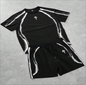 Camiseta Personalizada de Fabricante con MOQ Bajo, Estilo Vintage con Aerógrafo, 100% Algodón Grueso, Diseño de Parches, Impresión DTG, Corte Cuadrado para Hombre - Product Image 1