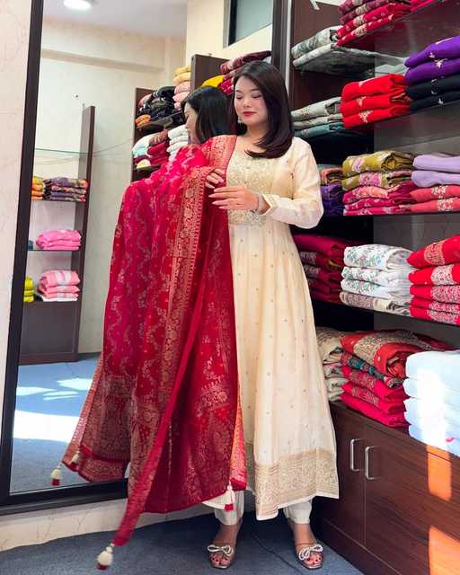 Simple Simple Pakistani Dresses for Every Occasion