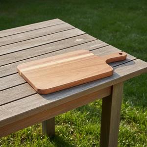 Planche à découper haute avec trou de suspension, surface épaisse et lisse, idéale pour couper le pain, servir et décorer élégamment la cuisine - Product Image 2