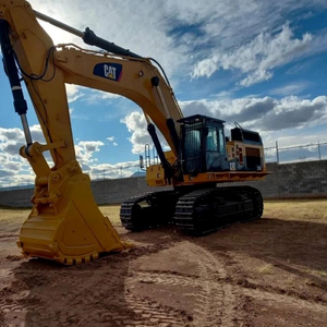 Excavatrice sur chenilles d'occasion Caterpillar 374, modèle 2022, 38 tonnes, godet de 1,0 m, origine France, 0-2000 heures, engin de construction - Product Image 4