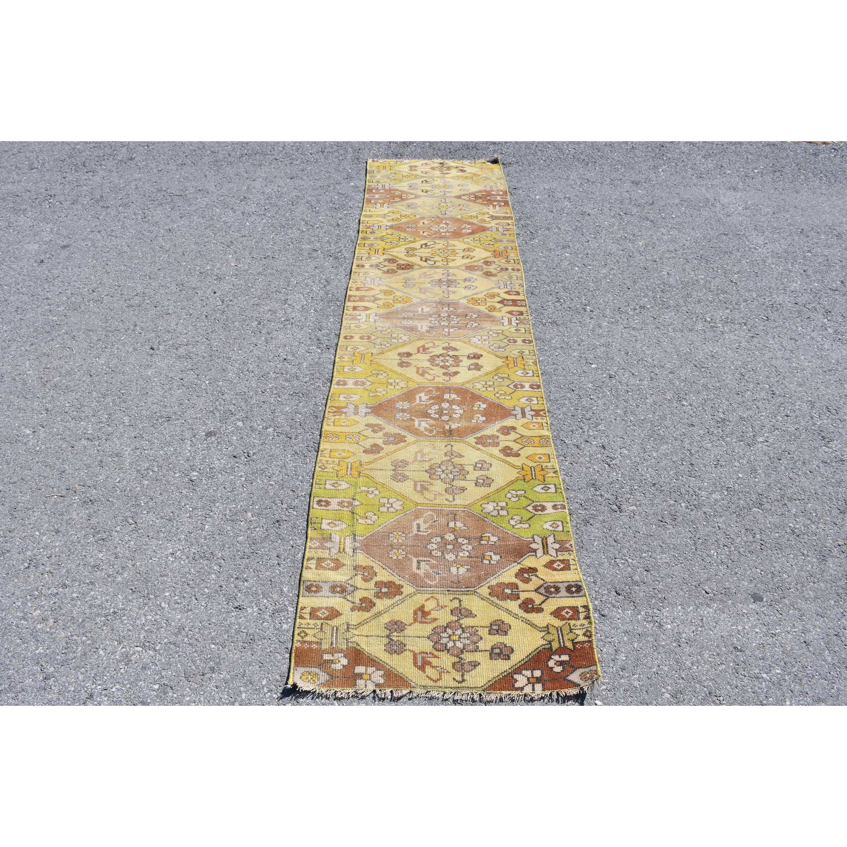 สีเหลือง