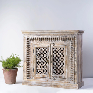 Aparador de dos puertas con husillo tradicional - Product Image 2