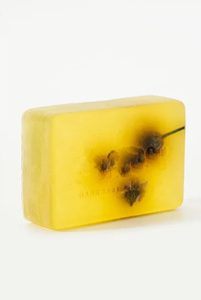 Savon artisanal végétalien à la camomille naturelle avec contrôle du sébum pour des soins apaisants de la peau et un nettoyage quotidien doux - Product Image 3