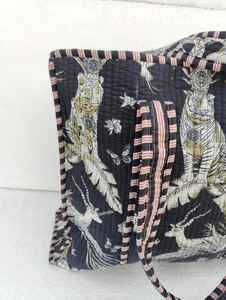 Sac fourre-tout en coton matelassé fait à la main imprimé floral sac d'épicerie tissé logo personnalisé emballage sac fourre-tout pour femmes à la main - Product Image 3