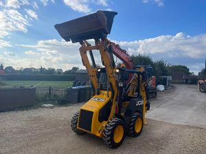 รถตักล้อยาง JCB 1CX 4 ตัน 50 แรงม้า สำหรับงานฟาร์มและงานก่อสร้าง พร้อมกระบอกไฮดรอลิก - Product Image 3