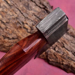 Hache décorative d'extérieur en acier de Damas, tête en acier à motif artisanal avec manche en bois naturel poli, pour collection, cadeau et exposition - Product Image 4