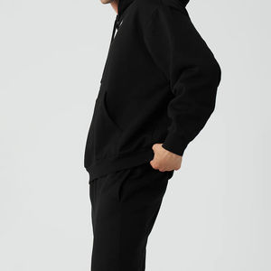 Sweat à capuche confortable fabriqué à partir de tissus sélectionnés avec une douce chaleur, un look propre et une forme naturelle pour un style de vie décontracté - Product Image 3