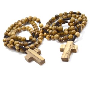 Rosario Católico Tradicional de Madera Pulida, Cuentas de Rosario (Rosarios Catolicos), Collar de Madera de Olivo de Belén - Product Image 1