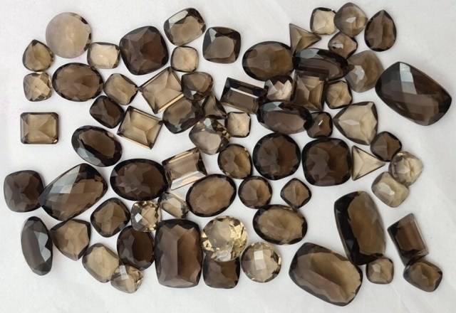 สีน้ำตาล