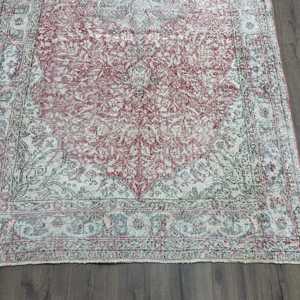 Vintage Rug 5x9.9 ft, <b>Red</b> White Patchwork <b>Wool</b> Turkish Rug - Product Image 2