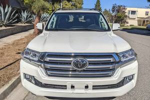 TOYOTA LAND CRUISER 2020 EXTRÊMEMENT PROPRE, MOTEUR V8 5.7L, 4X4, PRÊT À LIVRER - Product Image 2