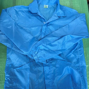 Ropa usada: impermeable - Product Image 1