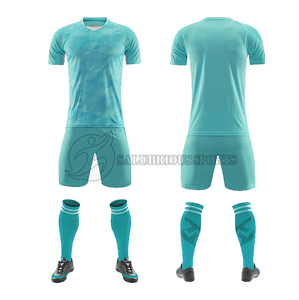 Conjunto Deportivo de Fútbol Personalizado de Alta Calidad de Secado Rápido para Adultos Unisex, Camiseta y Pantalones Cortos con Logotipo Impreso por Transferencia de Calor, 100% Poliéster - Product Image 1