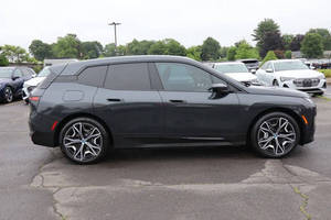 2022 BMW IX XDrive50 AWD 4dr กิจกรรมกีฬายานพาหนะเบาะหนังกล่องเกียร์อัตโนมัติ4L ด้านหลังเป็นตัวเลือกแก๊สไฟฟ้าที่ใช้ - Product Image 4