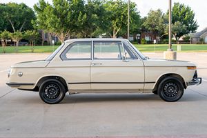 BMW 1602 Coupé de 1971, Usado en Buen Estado, Motor de 2.0 Litros y 4 Cilindros, Transmisión Manual de 4 Velocidades, Versión Estadounidense Título - Product Image 3