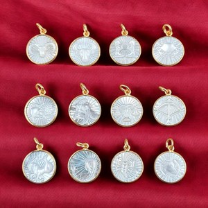 จี้ราศีแม่ไข่มุกสลักจี้เงินแท้ขอบเหรียญทรงกลมขนาด15มม. สำหรับราศี - Product Image 1