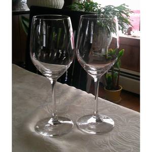 Copas de vino de cristal que realzan la experiencia del vino, artesanía en vidrio, copa de vino que aporta belleza y equilibrio a la mesa del comedor - Product Image 1