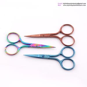 Tijera para recortar pestañas hecha a mano de acero inoxidable de embalaje personalizado de alta calidad, herramienta de belleza puntiaguda para dar forma a las cejas - Product Image 6