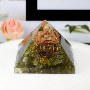 Top vente belles puces de Labradorite naturelle de Super qualité pyramide d'orgonite sculptée dans le style d'amour-Vente en gros - Product Image 2