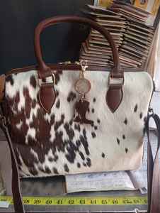 Diadema Personalizable de Piel de Vaca Auténtica Hecha a Mano, Nuevo Accesorio Multifuncional Duradero de Diseño para Damas, Bolso de Mano y Hombro Personalizado - Product Image 4