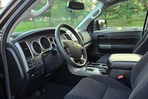 TOYOTA TUNDRA TRD ROCK WARRIOR DOUBLE CAB 4X4 D'OCCASION 2012 (CONDUITE À GAUCHE/DROITE) - Product Image 2