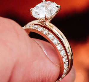 ชุดแหวนเพชรเม็ดเล็กแบบดั้งเดิม Vvs1สีขาวและสีทองชุดแหวนแต่งงาน - Product Image 4