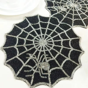 แผ่นรองจานทำมือสไตล์โมเดิร์นหรูหราเป็นมิตรกับสิ่งแวดล้อม สีครีมอ่อน ลายดอกไม้ปัก ขนาด 12x12 นิ้ว รุ่นใหม่ล่าสุด - Product Image 1