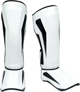 Protège-tibias de football en fibre de carbone avec logo personnalisé Protège-tibias de football avec impression de logos personnalisés fabriqués au Pakistan - Product Image 1