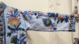 Veste courte d'hiver décontractée vintage en coton tissé avec logo brodé Suzani, motif floral, style bohème, col chemise, effet délavé - Product Image 5