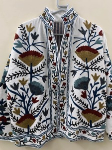 Estilo hecho a mano abrigo terciopelo chaqueta Suzani terciopelo bordado Chaqueta corta ropa de mujer abrigo disponible al mejor precio - Product Image 5