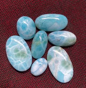 Pierre de Larimar naturelle en cabochon, rare, de qualité exceptionnelle, jeu de couleurs, certifiée par un tiers, bijoux fins, artisanat, pierre précieuse bleu océan - Product Image 3