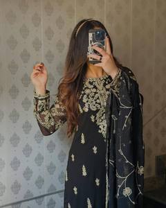 Nuevo Conjunto de Salwar Sharara con Dupatta, Diseño de Alta Costura en Seda Chinnon con Bordado, Estilo Tradicional para Fiestas - Product Image 2