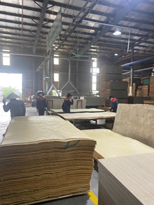 Lámina de Contrachapado Comercial de Bajo Precio 4x8 18mm Personalizada con Núcleo Mixto de Chapa de Abedul y Pegamento E0, Anticorrosión, Garantía de 5 Años - Product Image 2