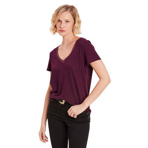 T-shirts pour femmes en toile respirante à col en V, vêtements décontractés très vendus, OEM, manches courtes, personnalisés, de haute qualité, en vente - Product Image 1