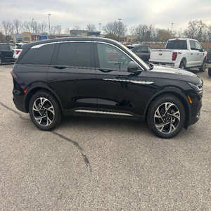 Lincoln Nautilus Hybride 2024 en parfait état - Product Image 2