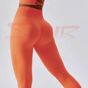 Leggings de sport décontractés sans couture pour femme, personnalisés, de haute qualité, avec effet froncé aux fesses, en tissu tricoté respirant, confortables, avec logo à la taille - Product Image 4