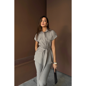 ชุดเสื้อและกางเกงลายทางสีเทาสำหรับผู้หญิง - Product Image 5