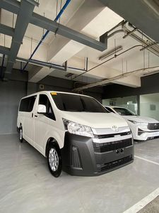 Toyota HIACE 2.8เทอร์โบไฟฟ้าไฮบริดเบนซิน SUV ความจุเครื่องยนต์4L เบาะหนังภายใน R16ล่องเรือ ACC - Product Image 3