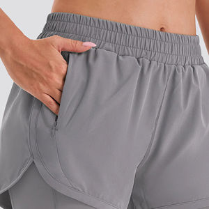 Pantalones cortos deportivos de algodón de cintura media para mujer, logotipo personalizado, teñido liso, impermeables, de secado rápido, pantalones cortos atléticos para correr - Product Image 4
