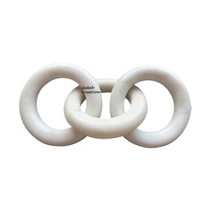 Escultura de cadena de 3 eslabones de mármol blanco, eslabones de mármol entrelazados decorativos hechos a mano para decoración minimalista moderna para el hogar y la Oficina - Product Image 1