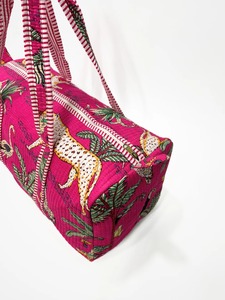 Sac de voyage week-end de luxe imprimé à la main en tissu indéformable, écologique, avec fermeture éclair, grande capacité, fabriqué au Rajasthan - Product Image 3