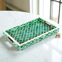 Plateau décoratif en résine artisanale avec incrustations, motif géométrique Tessera à triangles, pour la décoration intérieure, les cadeaux et le rangement