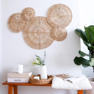 Decoración de Pared Boho de Lujo, Cesta de Pared Tejida a Mano Ecológica de Ratán, Bambú y Pasto Marino, Fabricante Vietnamita - Product Image 1