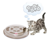 Jouet d'exercice moderne et amusant pour chat avec balle, fonctionnalités d'entraînement et d'émulation, fabriqué en plastique en Italie